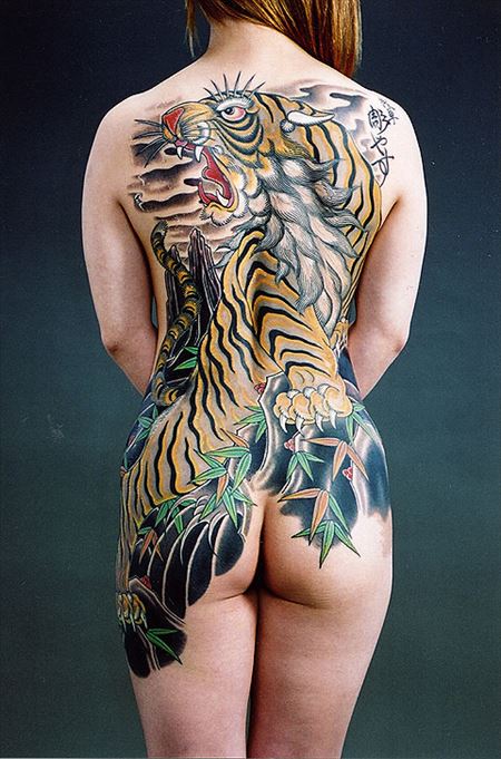刺青入りの極道の女が淫乱ボディを見せてくれる画像でシコろうか[54枚] | ギャルル | エロ画像,極妻,刺青・タトゥー,エロ撮影