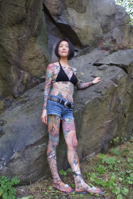 刺青＆タトゥーが入った女の子がエロい体見せてくれる画像のエロさは尋常じゃない[40枚] | ギャルル | エロ画像,刺青・タトゥー,エロ撮影