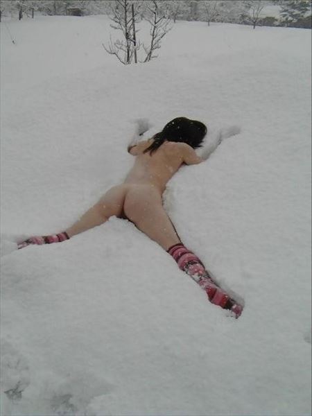 エッチな美女が雪が積もった北国で全裸で過激に露出してる画像が即ヌキ確実ww[26枚] | エロコスプレ画像堂 | エロ画像,冬,フルヌード,エロ撮影,露出プレイ
