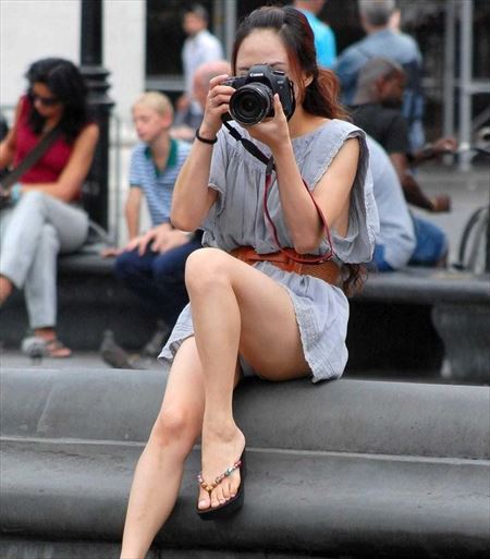 カメラ女子がパンチラしてる画像の破壊力高すぎｗｗｗｗ[20枚] | ギャルル | エロ画像,カメラ女子,チラリズム,パンチラ